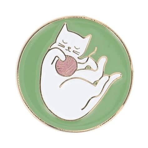Bohin Magnetic Needle Minder Yarn Ball Cat #99042